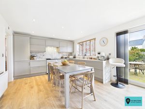 Kitchen/Diner - click for photo gallery